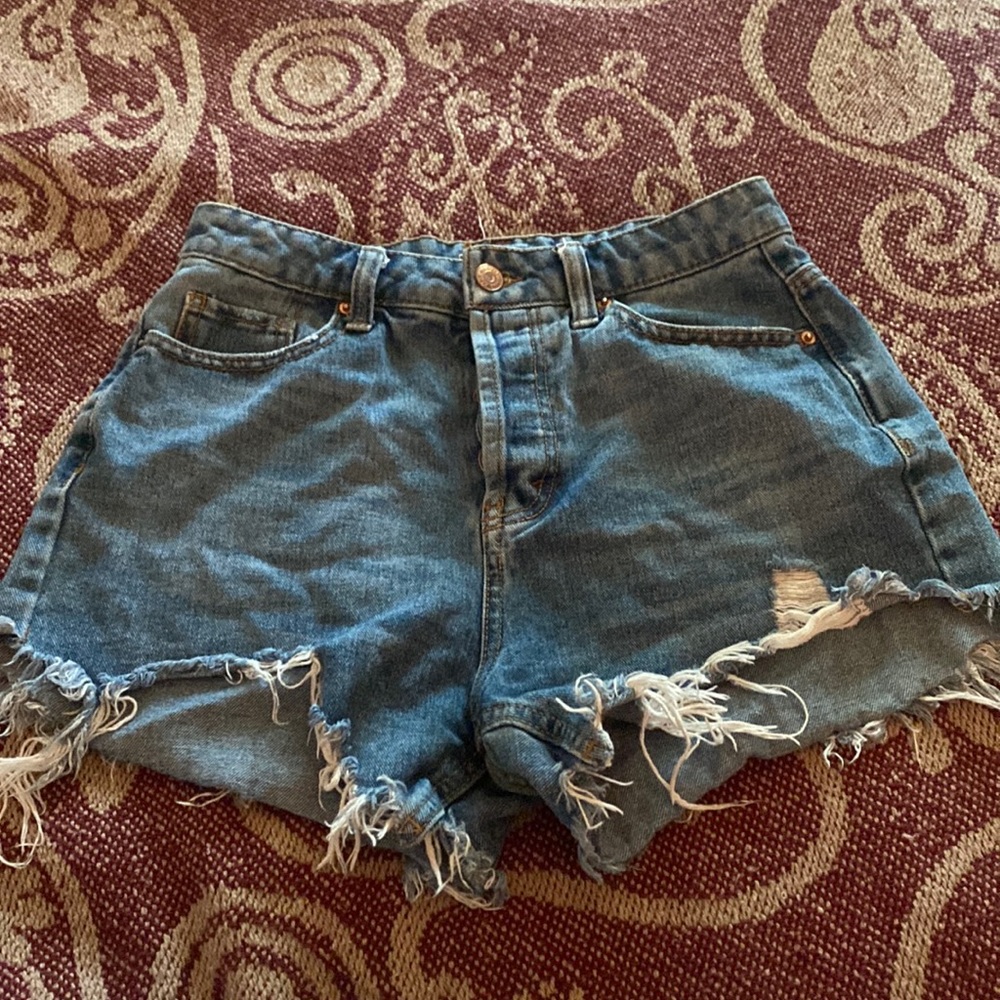 high waisted distressed jean shorts